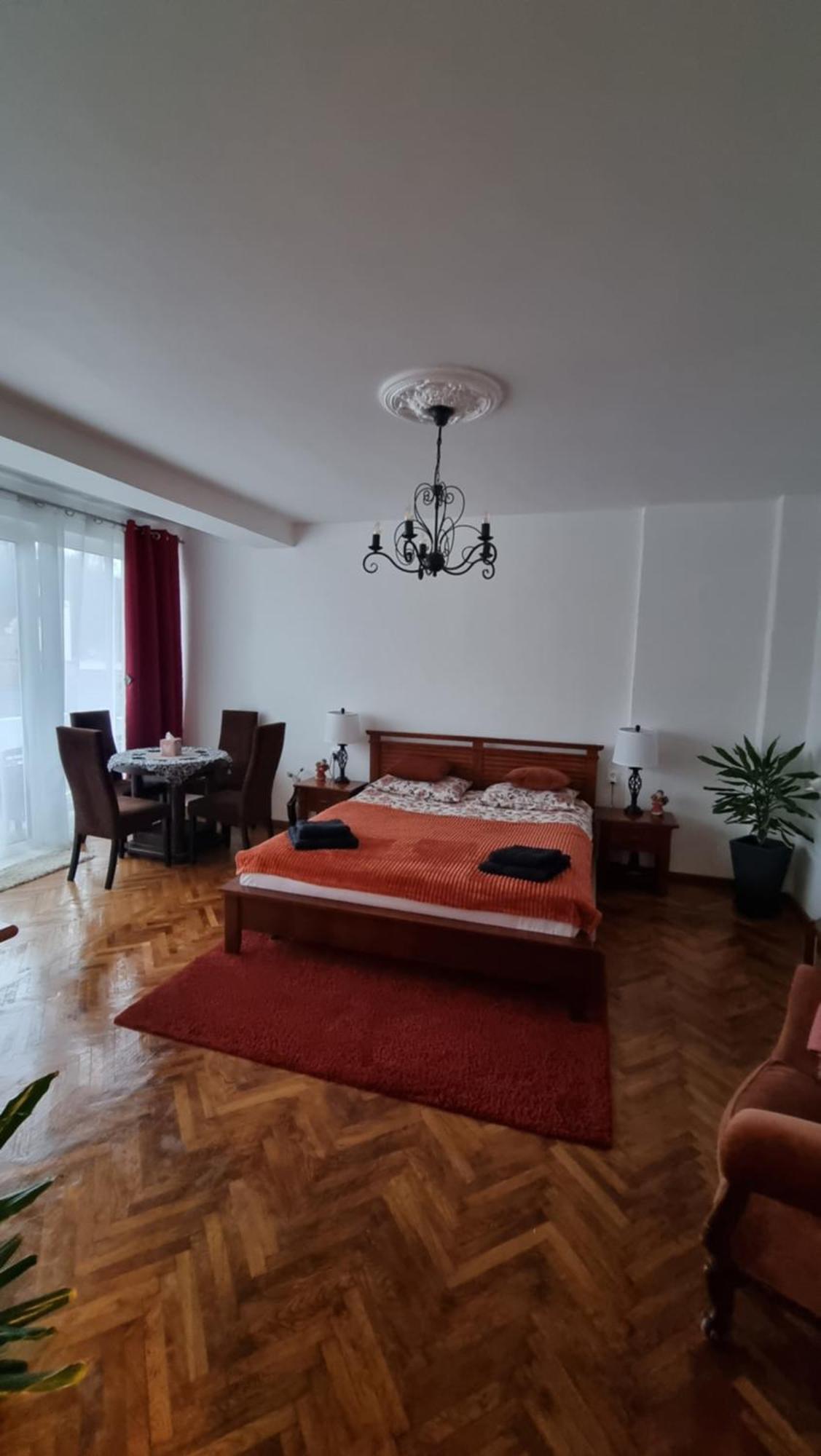 Апартаменти Toma Boutique Брашов Екстер'єр фото